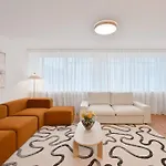 Beautiful And Spacious 4-room In Center
