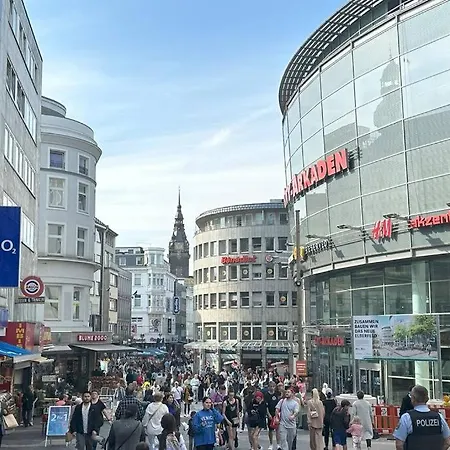 Beautiful And Spacious 4-room In Center Apartment Wuppertal