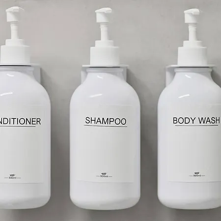 Beautiful And Spacious 4-room In Center Apartment *