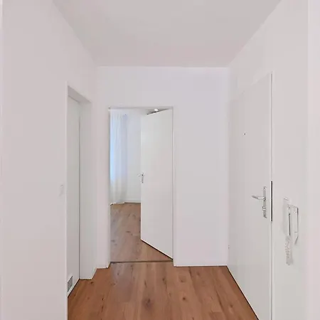 Beautiful And Spacious 4-room In Center Lejlighed