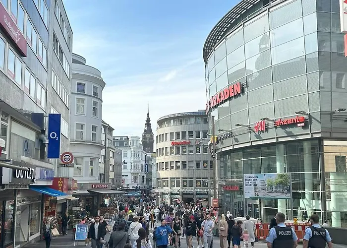 Beautiful And Spacious 4-room In Center Apartment Wuppertal