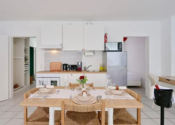 Beautiful And Spacious 4-room In Center * Wuppertal