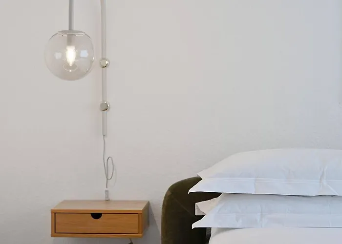 Beautiful And Spacious 4-room In Center Wuppertal