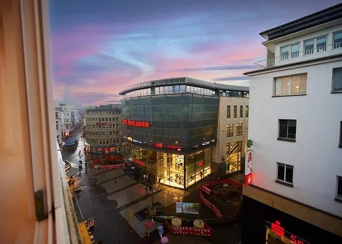 Beautiful And Spacious 4-room In Center Apartment Wuppertal