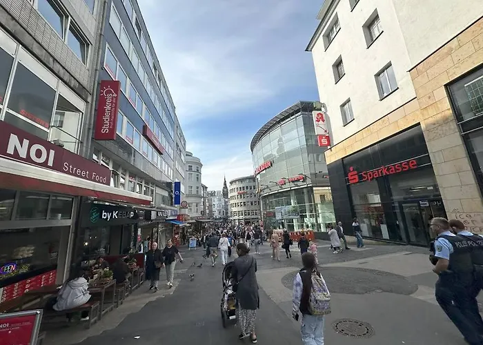 Beautiful And Spacious 4-room In Center Wuppertal