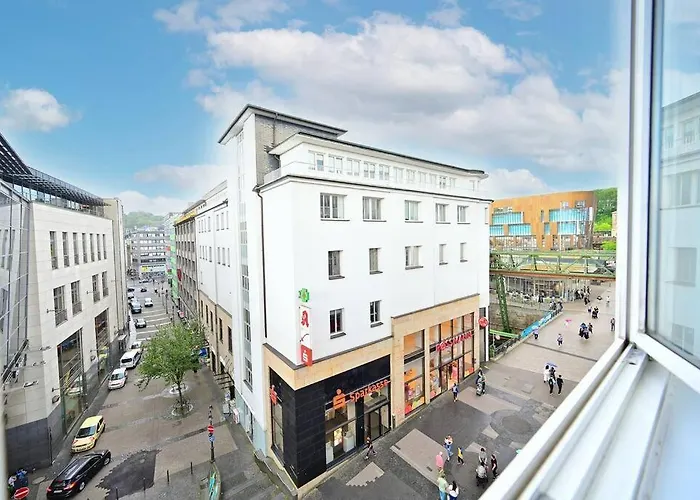 Apartment Beautiful And Spacious 4-room In Center