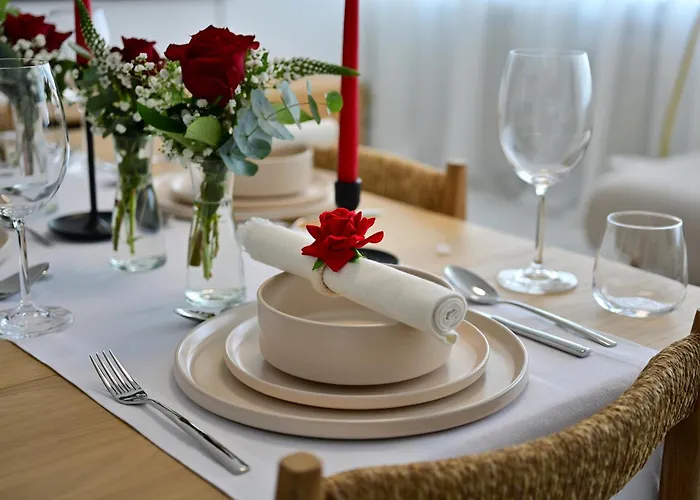 Beautiful And Spacious 4-room In Center Apartment